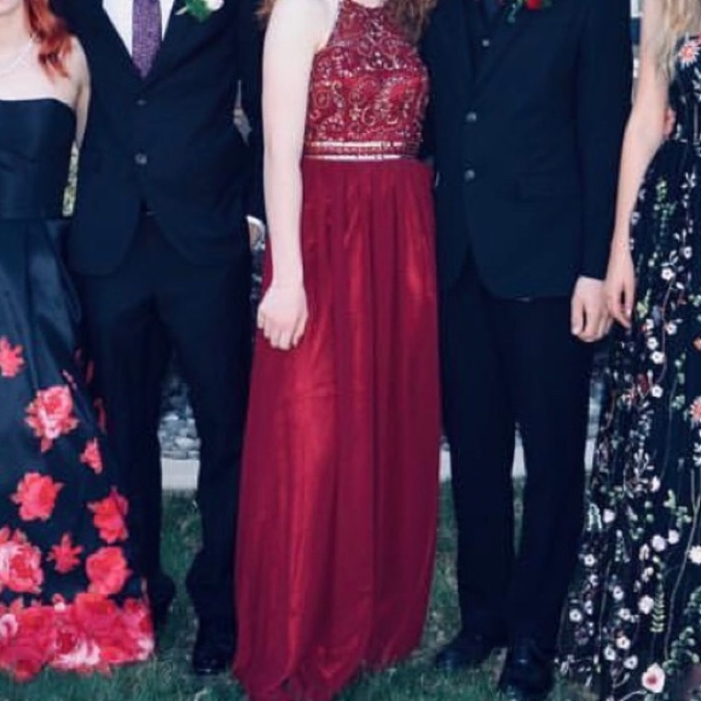 Prom dress - Picture 2 of 4